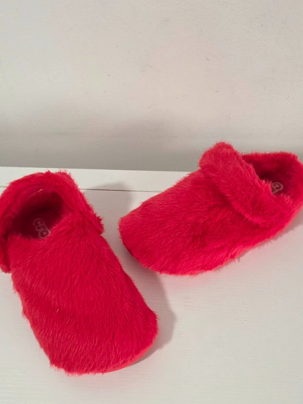 Crocs Classic Cozzzy Luxe Slipper - Digital Raspberry - Size M9/W11 - 211826